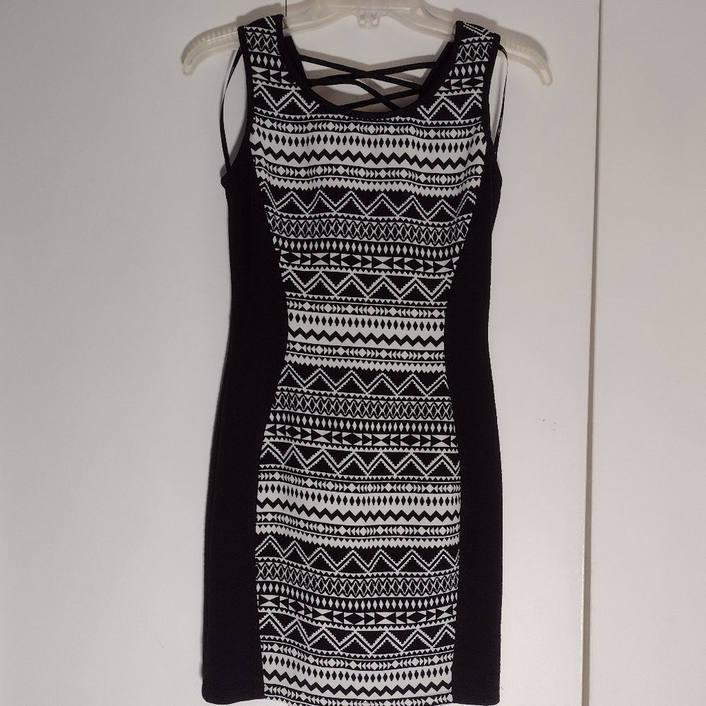 Dress - Picture 2 of 11